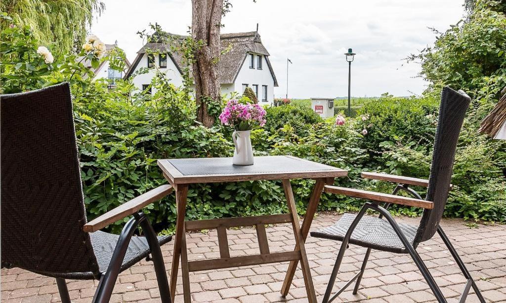 Eule Apartment Born Bagian luar foto